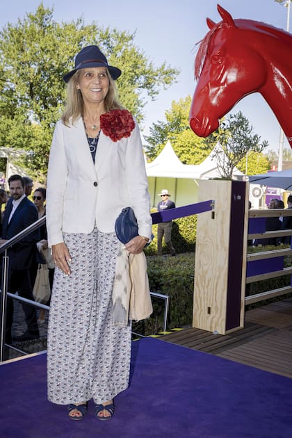 La infanta Elena, invitada de honor, siguió la ceremonia desde las gradas