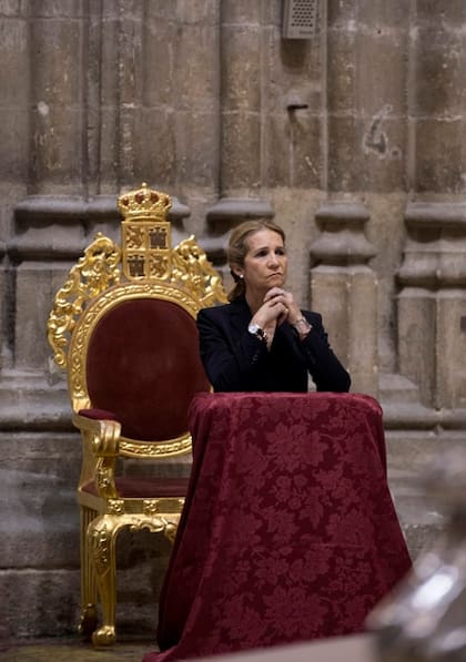 La infanta Elena presidió el funeral en representación del Rey