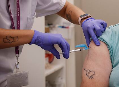 La infectóloga indicó que la vacunación es clave para prevenir la propagación del virus