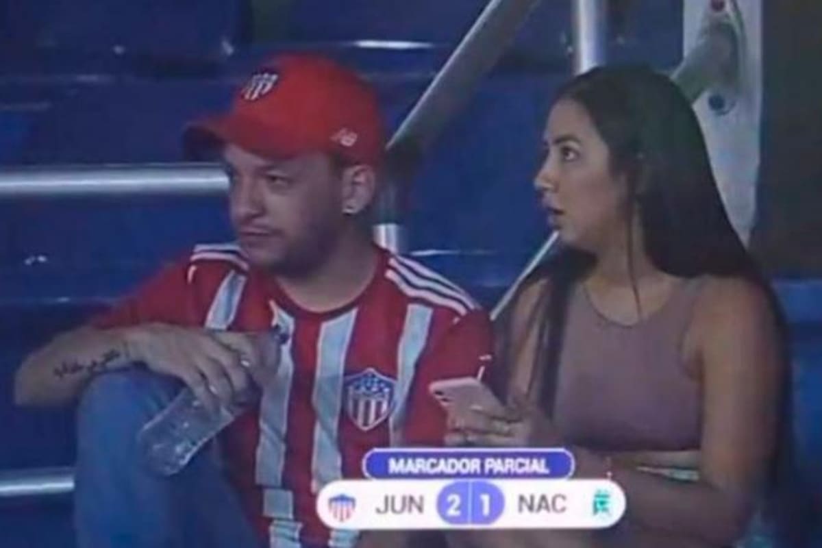 La infidelidad fue captada por las cámaras del estadio.
