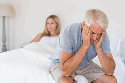 La infidelidad suele ser motivo de ruptura definitiva, ya que tras años de matrimonio y estabilidad, la traición puede resultar intolerable (Foto Canva)