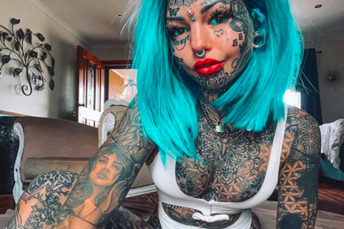 La influencer autraliana Amber Luke comenzó a tatuarse a los 16 años y nunca paró. Hace pocas horas, mostró cómo era su cuerpo antes de la tinta.