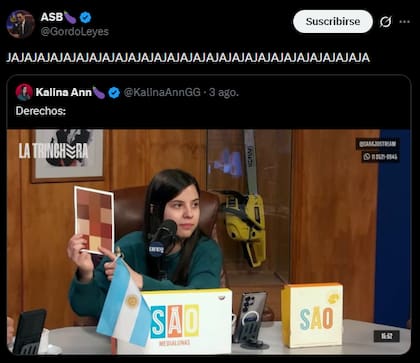 La influencer Kalina levanta un cartel que referencia el tono de piel acorde para "tener derechos"