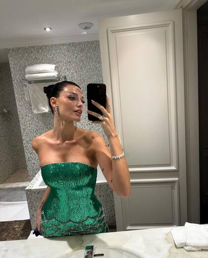 La influencer mostró cómo se preparó para la noche de alfombra roja (Foto: Instagram @orianasabatini)