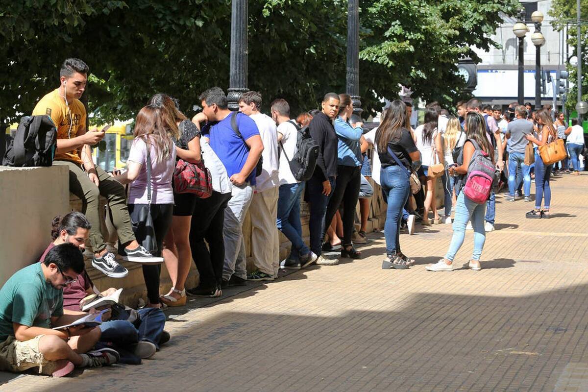 La informalidad que más aumenta es la de los cuentapropistas, que integran el segmento más golpeado por el aislamiento obligatorio; cómo se fue formando ese grupo a lo largo de décadas