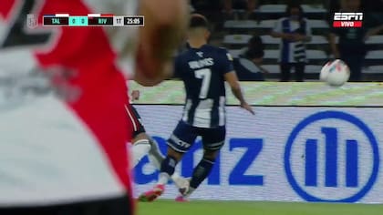 La infracción de Casco a Valoyes que pudo terminar en la expulsión del lateral de River