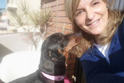 La ingeniera Silvia Coletti y Dharma forman una familia multiespecie