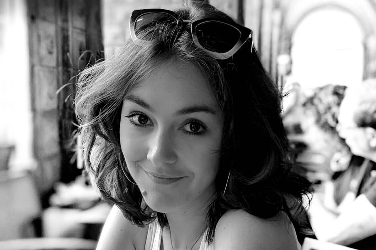 La inglesa Julia Armfield, autora de "El gran despertar", uno de los títulos más destacados de 2021