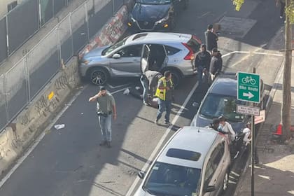 La iniciativa cobró fuerza tras un incidente ocurrido el 8 de octubre en Marble Hill (El Bronx), donde agentes del ICE le dispararon en el cuello al inmigrante dominicano Oscar Belgal, de 28 años