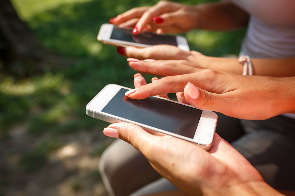 La iniciativa de las compañías tecnológicas para identificar la cercanía de personas con coronavirus covid-19 está limitada a los smartphones que cuentan con la tecnología Blutooth de bajo consumo, disponible en los modelos más modernos