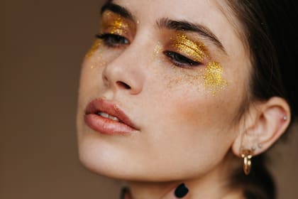 La iniciativa HB4175 propone prohibir de forma gradual la venta de cosméticos con purpurina plástica no biodegradable