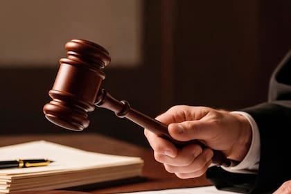La iniciativa H.R. 1589 propone una vía hacia la residencia permanente condicional para determinados extranjeros