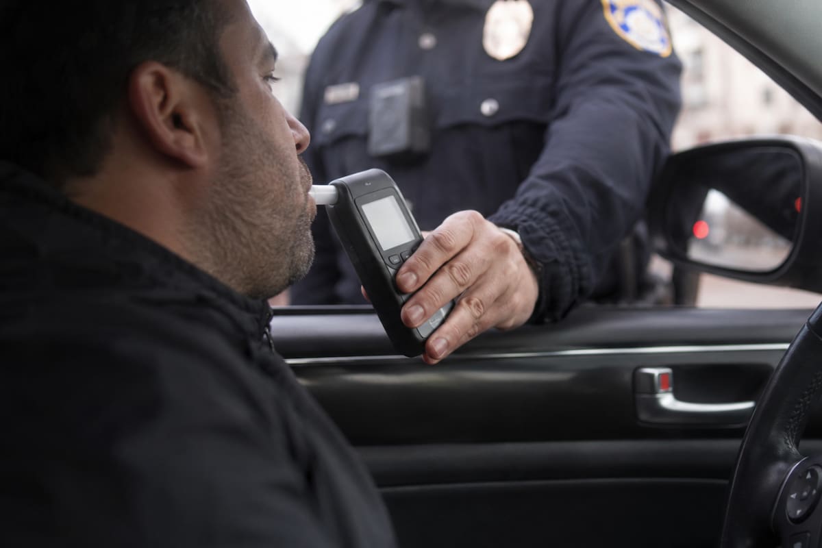 La iniciativa legislativa AB 1686, que buscaba endurecer las penas por conducir bajo los efectos del alcohol en California, no logró convertirse en ley