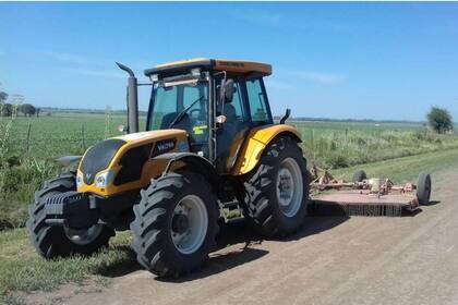 La iniciativa santafesina tiene como ejes el desmalezado, desbosque, destronque y el estabilizado de huellas y baches con escoria o material pétreo 0-20.