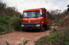 La experiencia de manejar un camión con tracción 4x4 en los terrenos más difíciles