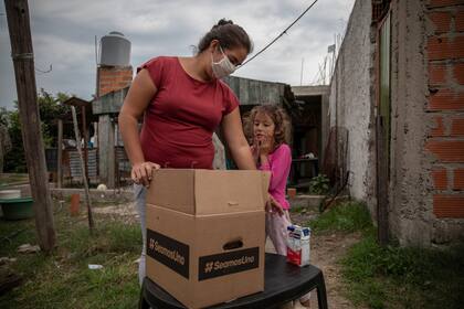 La iniciativa SeamosUno repartió alimentos a vecinos del Barrio La Base en Jose C. Paz