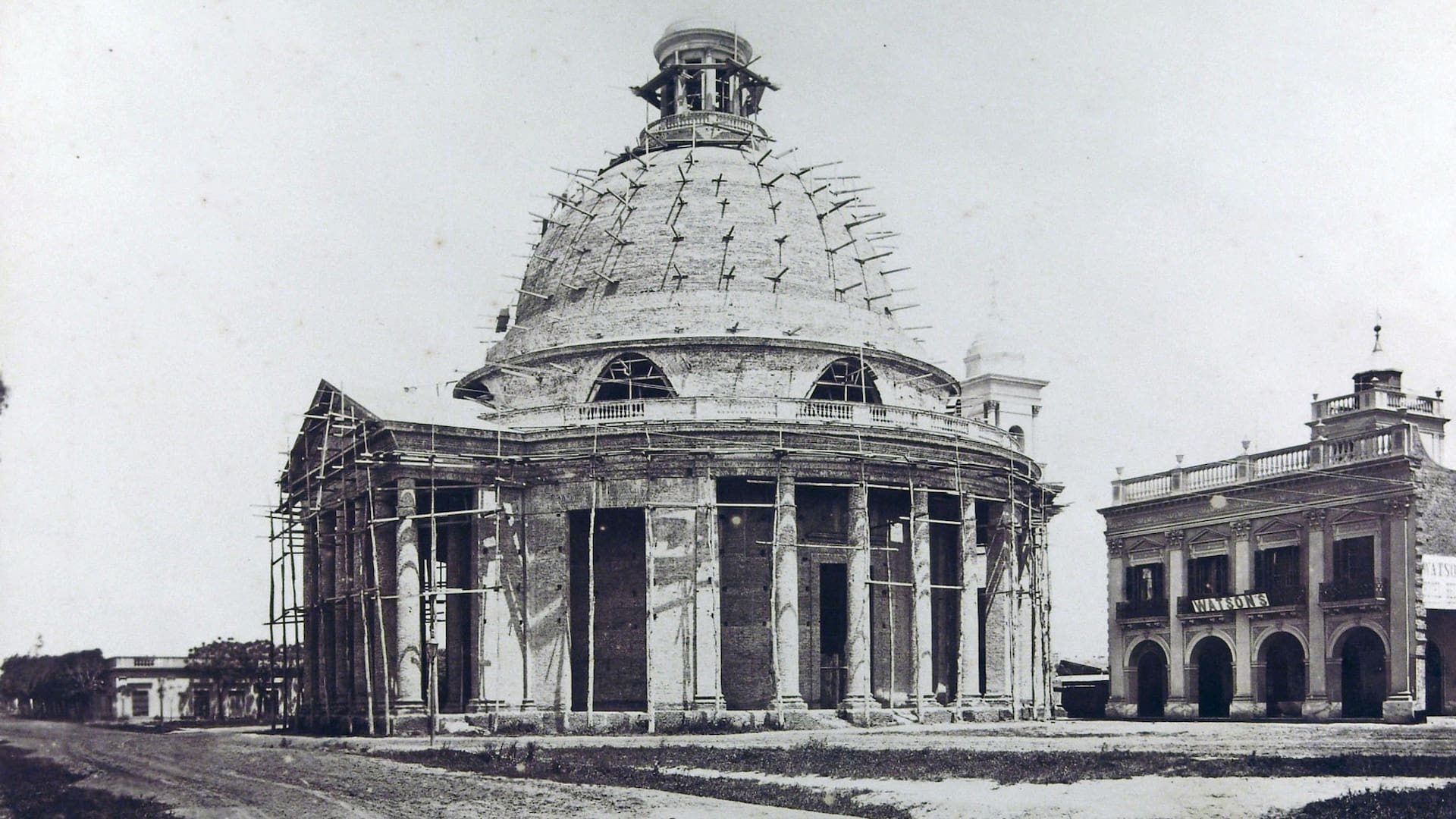 La iglesia de Las Victorias, en Paraguay y Libertad, se inauguró el 25 de octubre de 1883.