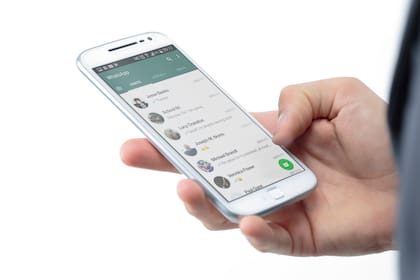 La inmediatez que ofrecen los intercambios de mensajes de chat desplazaron el envío de largos textos por correo electrónico