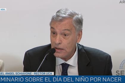 “La inserción laboral de la mujer parecería un éxito y en realidad creo que es un fracaso hacernos trabajar día y noche, día y noche. Esto más o menos como incorporar a la mujer al tema de la práctica deportiva. ¿Qué hay detrás de todo esto?”, apuntó Schiavone