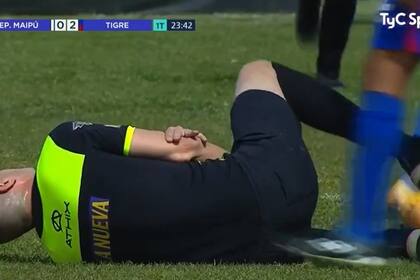 La insólita lesión del árbitro José Carreras en Deportivo Maipú vs. Tigre