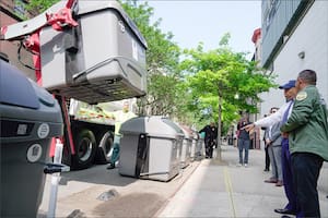 Adiós a miles de estacionamientos en Nueva York: ahora serán ocupados por tachos de basura