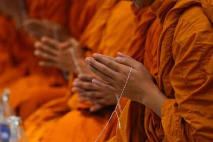 La institución budista de Tailandia se ha enfrentado al escrutinio por el mal comportamiento de sus monjes