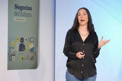 “La inteligencia artificial cambia el cerebro, pero el modo en que lo hace depende de cómo interactuemos con ella", aseguró Florencia Labombarda