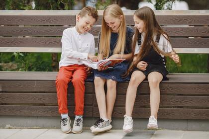 La Inteligencia Artificial lanzó una lista de nombres para niños y niñas destinados al éxito (Foto Pexels)