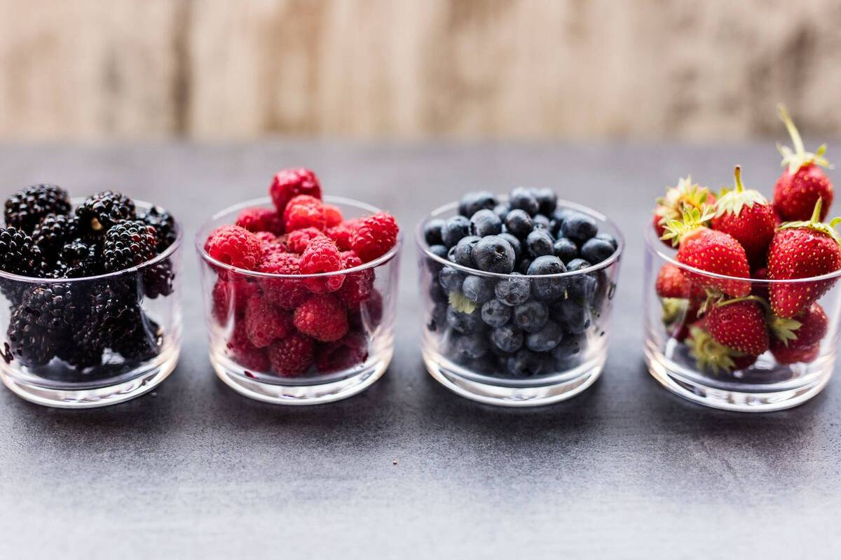 La inteligencia artificial lista 6 frutas con antioxidantes que contribuyen al bienestar