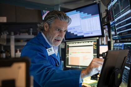 La inteligencia artificial puede analizar grandes volúmenes de datos y realizar modelos predictivos a partir del aprendizaje automático, lo cual puede ayudar identificando patrones y tendencias de trading (Ava Pellor/The New York Times)