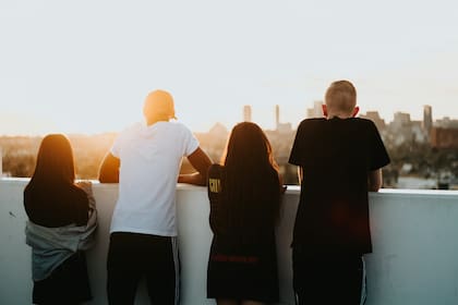 La inteligencia emocional es la capacidad de sentir las distinciones ajenas, los estados de ánimo y motivaciones