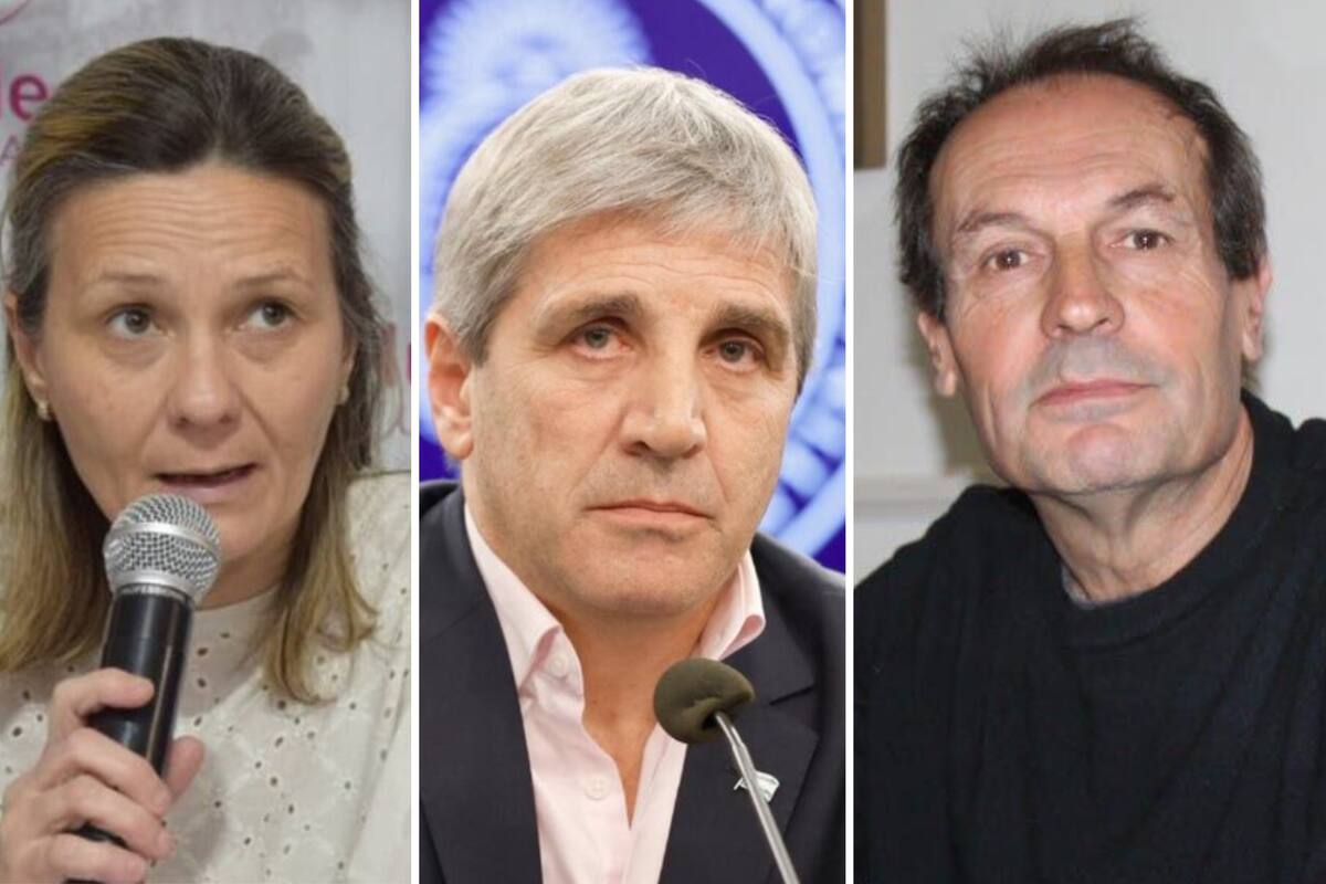 La intendenta de Nueve de Julio, María José Gentile, el ministro de Economía, Luis Caputo, y el intendente de Carlos Casares, Daniel Stadnik