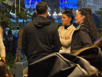 La intendenta de Quilmes, Mayra Mendoza, ayer, en el búnker de Fuerza Patria