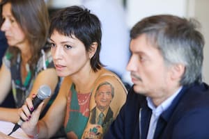 La intendenta de Quilmes, Mayra Mendoza, junto a Máximo Kirchner