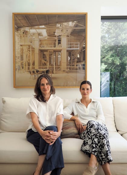 La interiorista Miriam Arias (izq.) y la arquitecta Blanca Marías, del estudio Ábaton, ambas responsables de este proyecto.