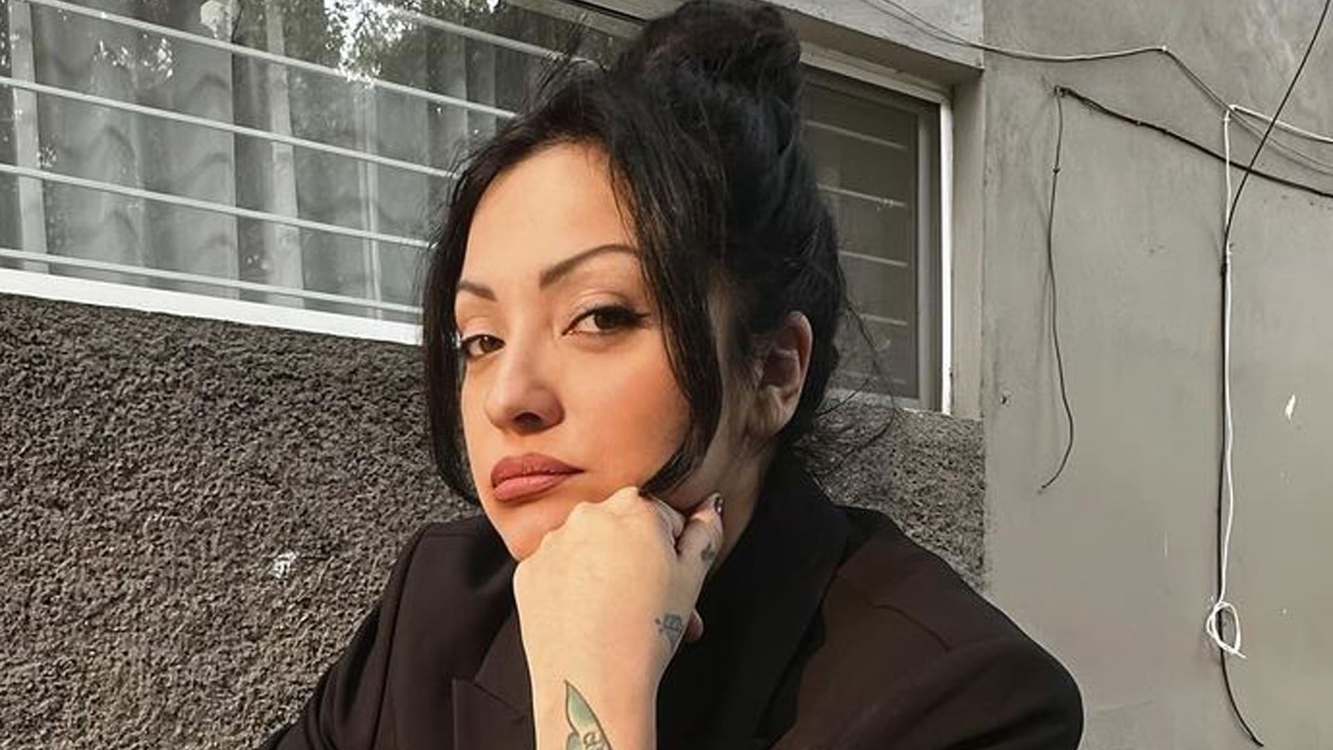 Mon Laferte viene a la Argentina a presentar su último trabajo y se planta frente a las críticas que recibe en las redes sociales