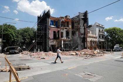 La intersección de la Avenida Brasil y Alberti, cerrada al tránsito