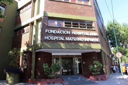 La intervención contó con la participación de 44 profesionales de la salud y ambos bebes se encuentran estables y fuera de peligro