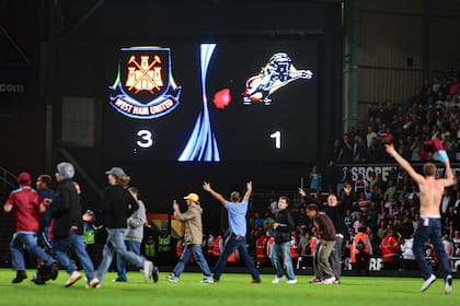 La invasión de cancha en la victoria de West Ham ante Millwall en 2009
