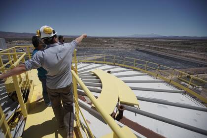 La inversión estimada en la construcción de la mina en Malargüe es de más de US$1000 millones, con un plazo de ejecución estimado de cinco años.