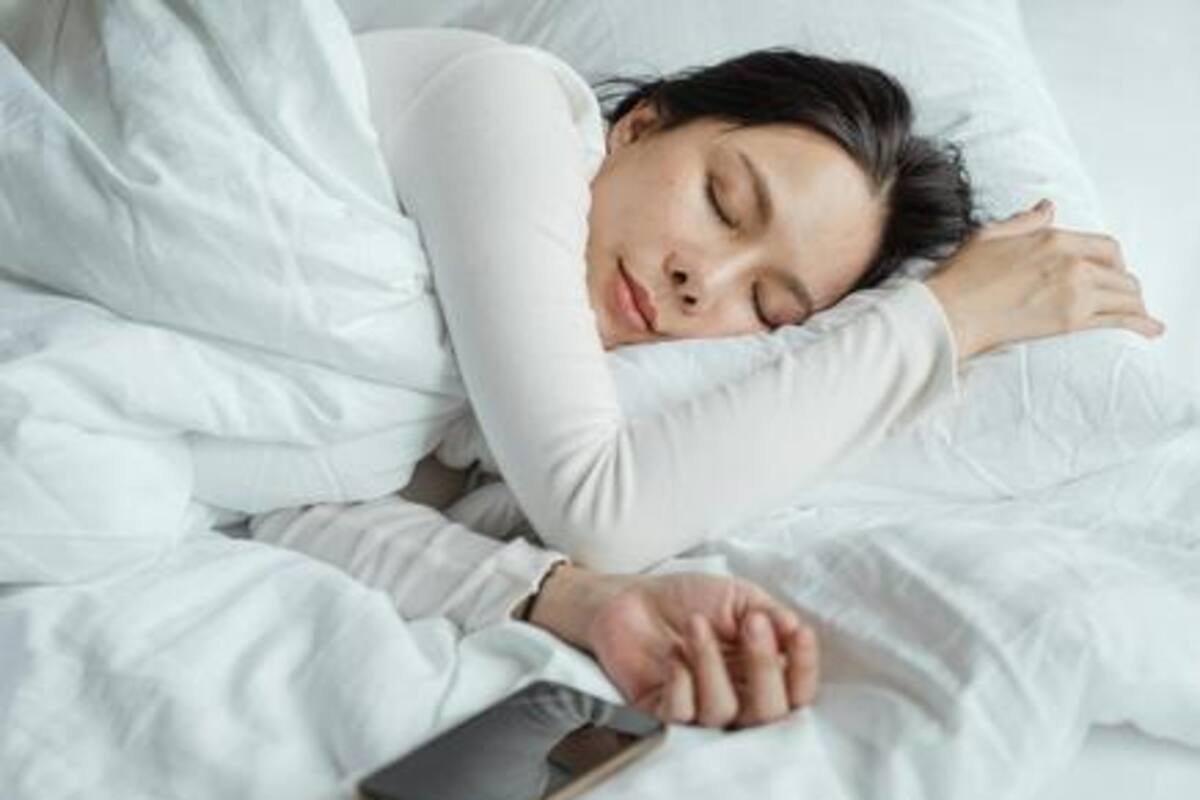 La investigación científica que asegura que dormir temprano cuida la salud mental y previene el envejecimiento