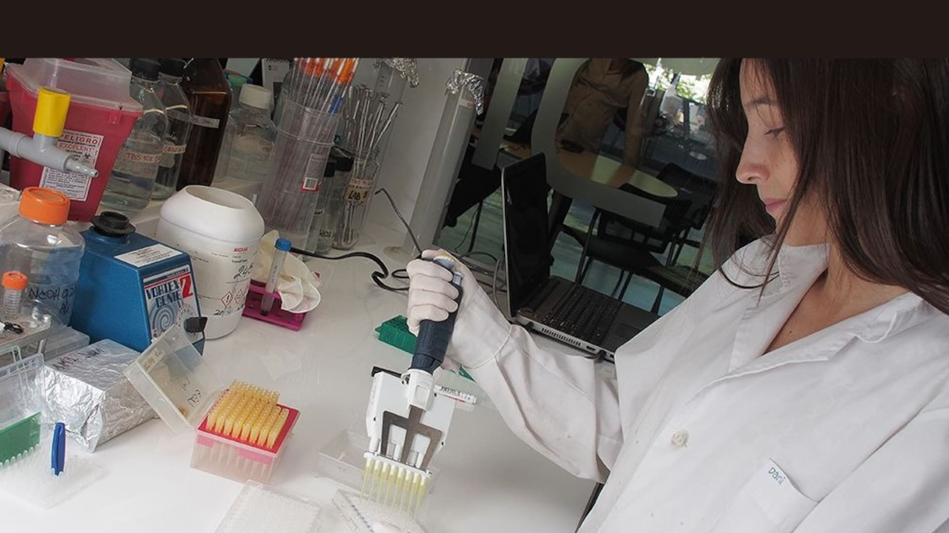La investigadora del Conicet, Daniela Castillo, es doctora de la Universidad de Buenos Aires y licenciada en ciencias biológicas. También posee un MBA en la universidad de San Andrés