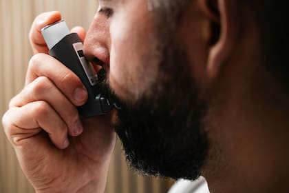 La irritación y molestia en ojos y nariz, es un llamado de atención para consultar a un doctor dado que puede estar iniciando la progresión hacia asma