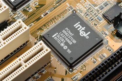 La irrupción de Apple en el negocio impulsó una nueva carrera en el negocio de los chips e Intel está invirtiendo US$20.000 millones en una planta