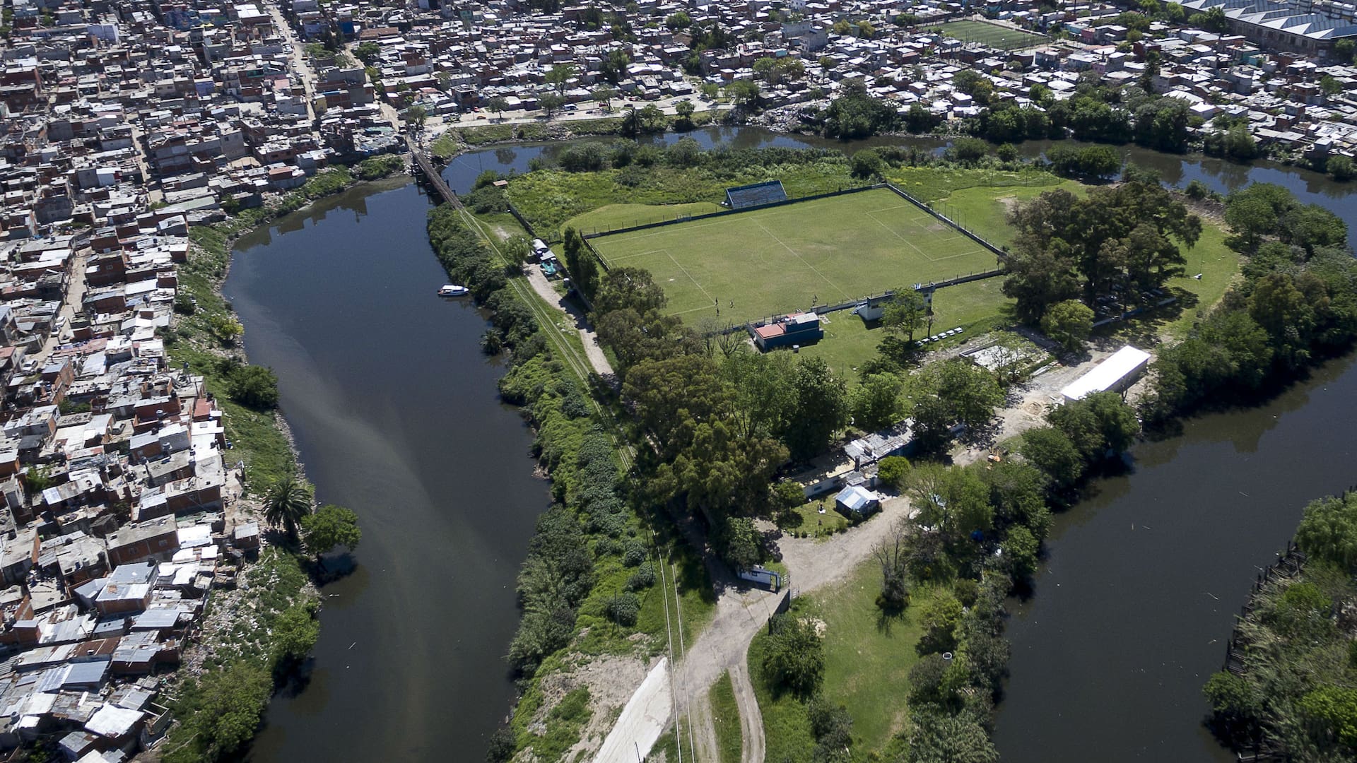 El acceso desde Piñeyro, Avellaneda