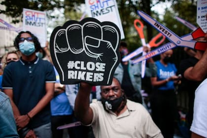 La isla de Rikers es sede de uno de los complejos de cárceles más antiguos de Estados Unidos