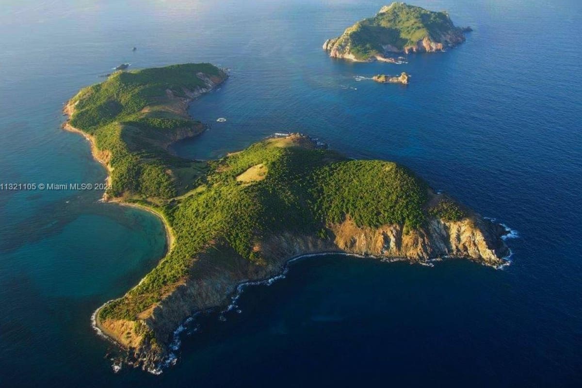 La isla del Caribe que está en venta es prácticamente virgen; no tiene infraestructura ni habitantes