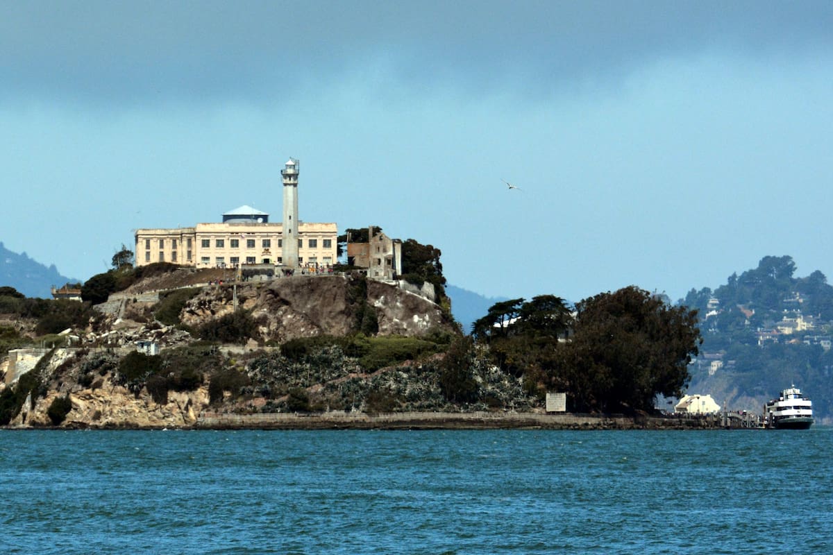 La isla en donde está ubicada Alcatraz.
