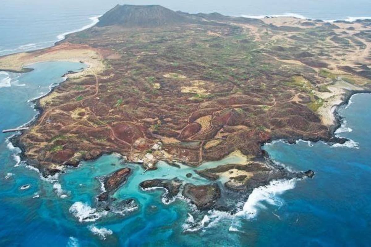 La isla española a la que solo se puede visitar durante cuatro horas al día