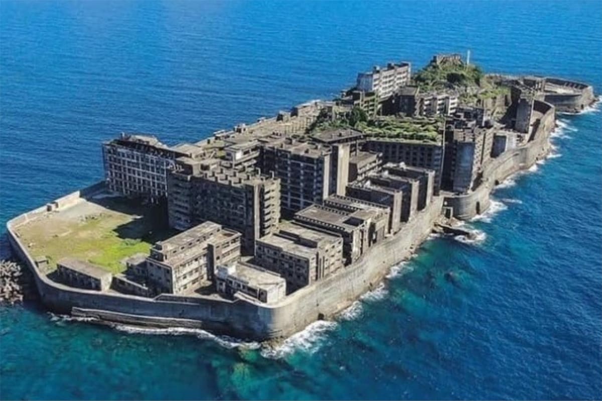 La isla Hashima está a unas 10 millas de la costa de Nagasaki